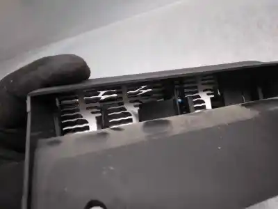 Автозапчастина б/у аератор для audi a8 (4e2) 4.2 v8 40v посилання на oem iam 4e0819014a  