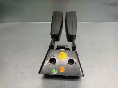 Автозапчасти б/у крюк для ремня задний центральный за audi q7 (4l) 3.0 tdi ссылки oem iam 4l0857739g  3º fila