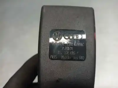 Автозапчасти б/у крюк для пояса за audi q7 (4l) 3.0 tdi ссылки oem iam 4l0857739g  3º fila