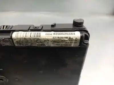 Second-hand car spare part fuse box unit for renault megane ii sedán (lm0/1_) 1.9 dci (lm0g lm1g lm2c) oem iam references 8200525384  s118400150d