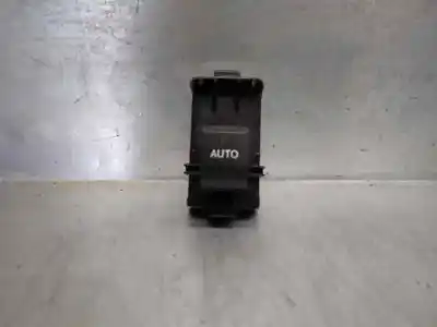 Tweedehands auto-onderdeel SCHAKELAAR RECHTS VOOR RUIT voor LEXUS IS 250C  OEM IAM-referenties 8481033110  