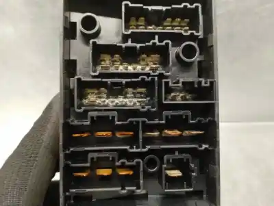 Second-hand car spare part fuse box unit for mini r57 cabrio diesel cat oem iam references 17236010  