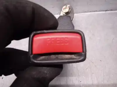 Автозапчасти б/у крюк для пояса за mitsubishi l 200 (ka0/kb0) 2.5 di-d cat ссылки oem iam mn123834xc  