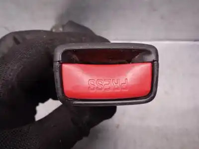 Автозапчасти б/у крюк для пояса за mitsubishi l 200 (ka0/kb0) 2.5 di-d cat ссылки oem iam mn123830hay  