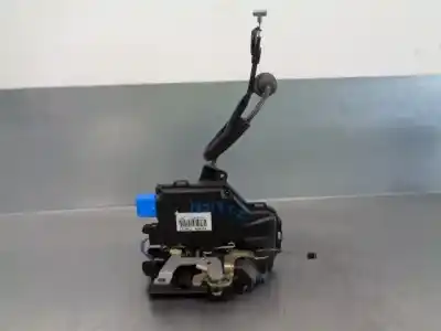 Peça sobressalente para automóvel em segunda mão fechadura da porta traseira esquerda por skoda octavia ii combi (1z5) 1.9 tdi referências oem iam 7l0839015