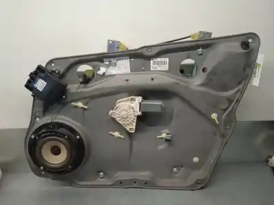 Pièce détachée automobile d'occasion LÉVE GLACE AVANT DROIT pour MERCEDES-BENZ CLASE A (W169)  Références OEM IAM A1697200879  