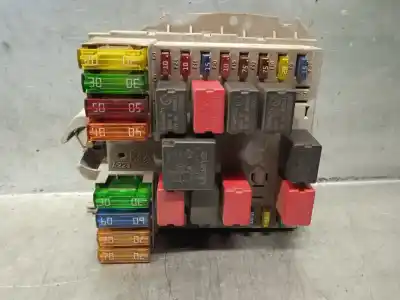 Second-hand car spare part fuse box unit for fiat idea (135) (2004->) 1.3 jtd oem iam references 51739427