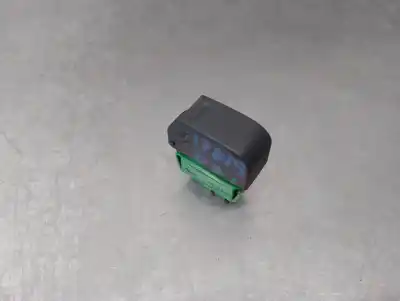 Peça sobressalente para automóvel em segunda mão botão / interruptor elevador vidro dianteiro esquerdo por citroen c1 1.0 cat (384f) referências oem iam 846100hc1ga