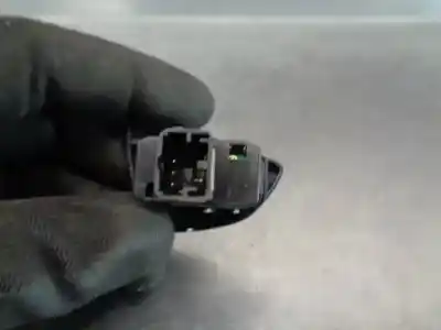 Second-hand car spare part right front power window switch for ford ka (ru8) 1.2 oem iam references e30583  1571470