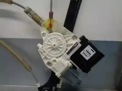 Second-hand car spare part passenger side right window regulator for audi a3 (8p) 2.0 tdi oem iam references 8p0959802e  