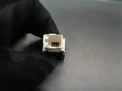 Second-hand car spare part switch for audi a3 (8p) 2.0 tdi oem iam references 8p0827134c  