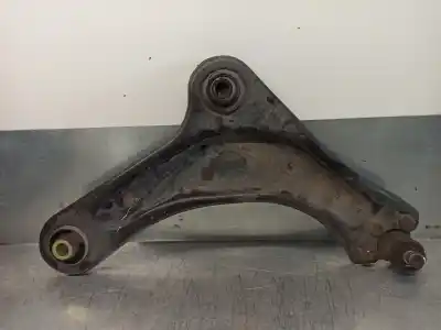 Peça sobressalente para automóvel em segunda mão braço de suspensão inferior esquerdo dianteiro por citroen c3 iii (sx) 1.2 vti 82 referências oem iam 9670772080