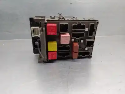 İkinci el araba yedek parçası RÖLE/SIGORTA KUTUSU için RENAULT LAGUNA II GRANDTOUR (KG0/1_)  OEM IAM referansları 8200004201E  8200309024