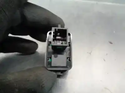 Peça sobressalente para automóvel em segunda mão botão / interruptor elevador vidro dianteiro esquerdo por citroen c2 (jm_) 1.4 referências oem iam 96401469xt  