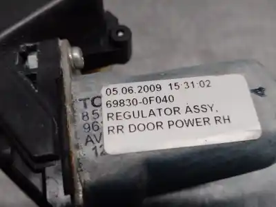 Автозапчастина б/у регулятор скла заднього правого для toyota verso (_r2_) 2.0 d-4d (aur20_) посилання на oem iam 698300f040  