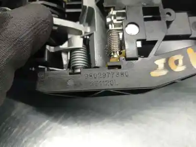 Автозапчасти б/у левая передняя наружная ручка за peugeot 208 ii (ub_, up_, uw_, uj_) 1.2 puretech 75 ссылки oem iam 9802977380  