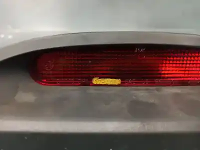 Peça sobressalente para automóvel em segunda mão farolim de travão central por daewoo lanos 1.6 cat referências oem iam 074664  