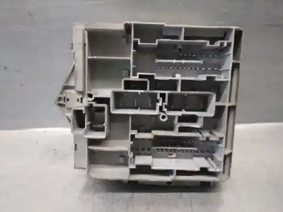 Second-hand car spare part fuse box unit for lancia ypsilon (101) 1.3 16v multijet argento oem iam references 57657  