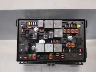 Peça sobressalente para automóvel em segunda mão caixa de fusíveis e relés por opel astra j (p10) 1.7 cdti (68) referências oem iam 13313207