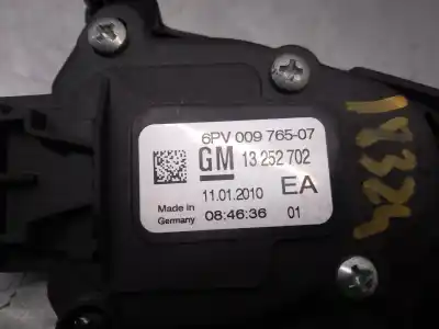 Second-hand car spare part accelerator pedal for opel astra j (p10) 1.7 cdti (68) oem iam references 13252702  