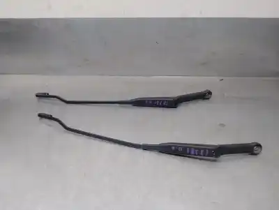 Автозапчасти б/у РЫЧАГ СТЕКЛООЧИСТИТЕЛЯ ПЕРЕДНИЙ ПРАВЫЙ за AUDI A4 BERLINA (B5)  ссылки OEM IAM 8D1955408A  8D1955407A