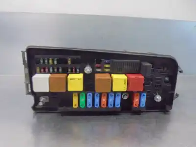 Second-hand car spare part fuse box unit for opel vectra c berlina 1.9 cdti oem iam references 13198102