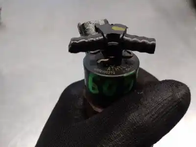 Second-hand car spare part injector for renault megane ii sedán (lm0/1_) 1.9 dci (lm0g lm1g lm2c) oem iam references 8200100272  0445110110b