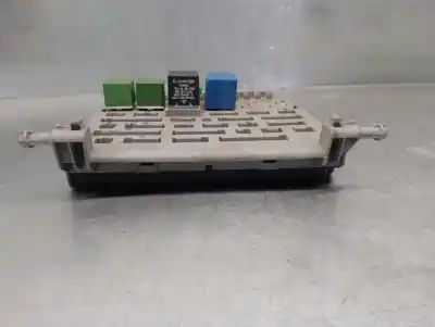 İkinci el araba yedek parçası röle/sigorta kutusu için peugeot 205 berlina 1.8 diesel oem iam referansları 650012  