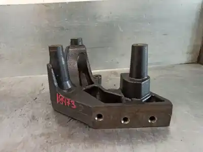 Second-hand car spare part engine support for jeep compass 2.0 crd cat oem iam references 05105588ad  