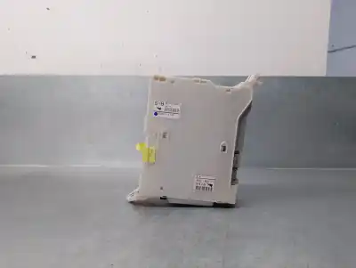 Автозапчасти б/у блок реле/предохранителей за lexus is 200 (ds2/is2) d-cat ссылки oem iam 8273053050  