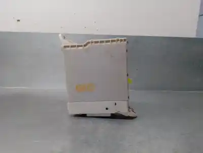 Автозапчасти б/у блок реле/предохранителей за lexus is 200 (ds2/is2) d-cat ссылки oem iam 8273053050  