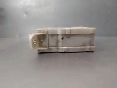 Автозапчасти б/у блок реле/предохранителей за lexus is 200 (ds2/is2) d-cat ссылки oem iam 8273053050  