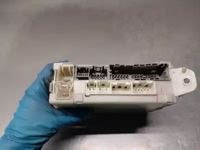 Автозапчасти б/у блок реле/предохранителей за lexus is 200 (ds2/is2) d-cat ссылки oem iam 8273053050  