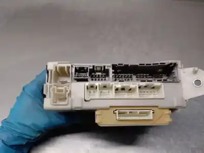 Автозапчасти б/у блок реле/предохранителей за lexus is 200 (ds2/is2) d-cat ссылки oem iam 8273053020  