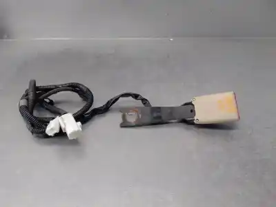 Автозапчасти б/у крюк для пояса за lexus is 200 (ds2/is2) d-cat ссылки oem iam 7323053130a0  