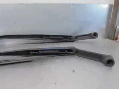 Second-hand car spare part front right windshield wiper arm for hyundai h-1 / starex autobús (a1) 2.5 crdi oem iam references 983104a100  983204a000