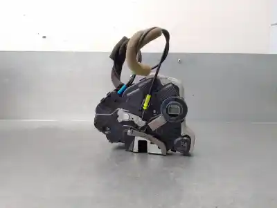 Second-hand car spare part front right door lock for lexus is 200 (ds2/is2) d-cat oem iam references 6903053090