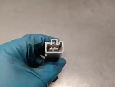Second-hand car spare part relay for lexus is 200 (ds2/is2) d-cat oem iam references 9098004184  