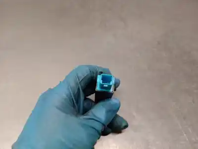 Pezzo di ricambio per auto di seconda mano antenna per lexus is 200 (ds2/is2) d-cat riferimenti oem iam 8999253010  