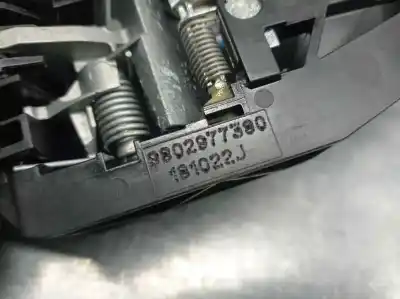 Автозапчастина б/у ліва передня зовнішня ручка для peugeot 208 ii (ub_, up_, uw_, uj_) 1.2 puretech 100 посилання на oem iam 9802977380  