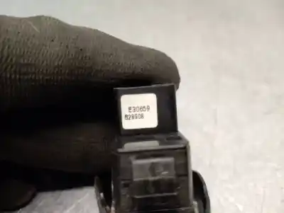 Pezzo di ricambio per auto di seconda mano interruttore alzacristalli anteriore sinistro per ford ka (ru8) 1.2 riferimenti oem iam e30659  