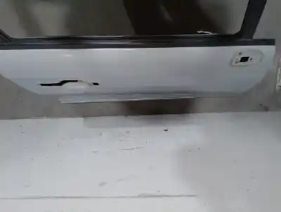 Second-hand car spare part front right door for ssangyong rodius i 2.7 xdi oem iam references 6200421200  