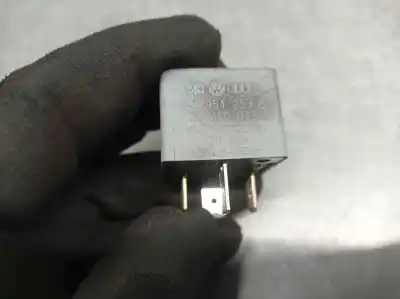 Second-hand car spare part relay for audi a3 (8l) 1.6 ambiente oem iam references 141951253b  