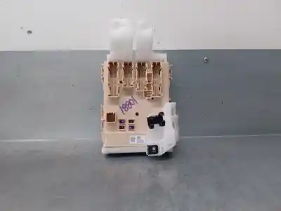 Peça sobressalente para automóvel em segunda mão caixa de fusíveis e relés por toyota auris 1.8 16v (híbrido) referências oem iam 8922102480