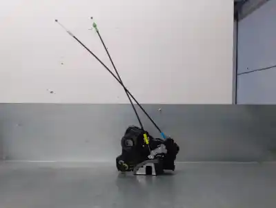 Peça sobressalente para automóvel em segunda mão fechadura da porta dianteira esquerda por toyota auris 1.8 16v (híbrido) referências oem iam 6904002211