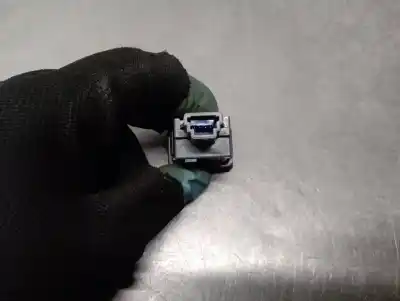 Second-hand car spare part switch for toyota auris 1.8 16v (híbrido) oem iam references 15b424  