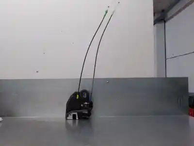 Peça sobressalente para automóvel em segunda mão fechadura da porta traseira esquerda por toyota auris 1.8 16v (híbrido) referências oem iam 6906005051