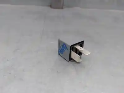 Second-hand car spare part relay for audi a6 berlina (4b2) 1.8 t oem iam references 8d0951253