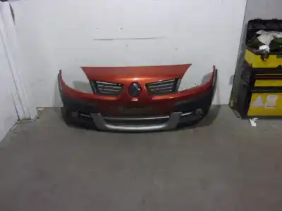 Pièce détachée automobile d'occasion le pare-choc avant pour renault scenic ii 1.5 dci diesel références oem iam 7701478001  