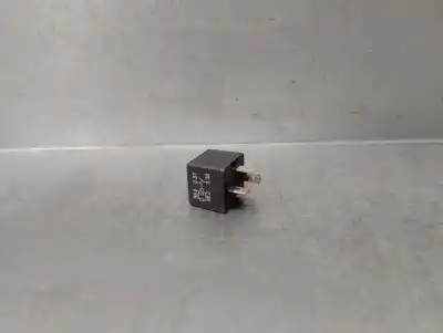 Second-hand car spare part relay for audi a4 b7 avant (8ed) 2.0 tdi oem iam references 8d0951253a